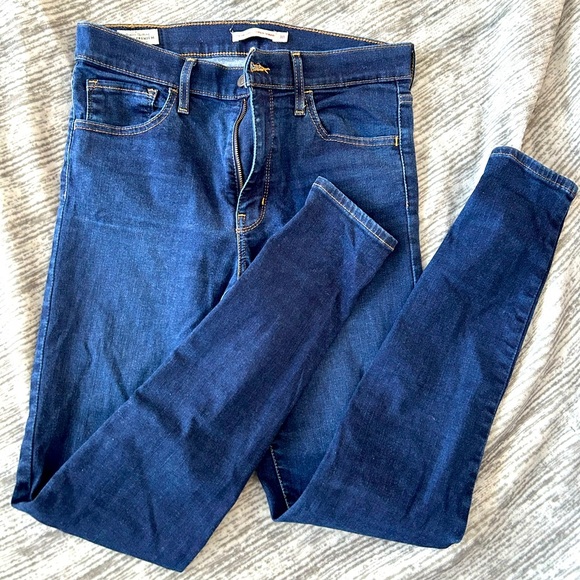 720 Levi’s High Rise Super Skinny Women's Jeans - Picture 2 of 12